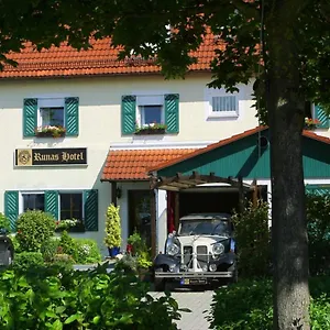 Otel Runas, Hallbergmoos