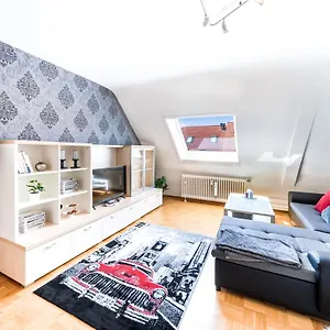 Mitten Im Herzen Von / Familienfreundlich / 80m² Apartment Hannover